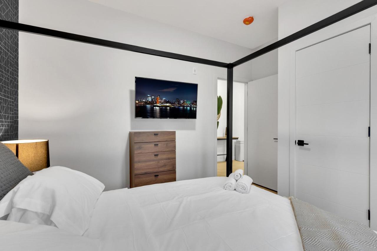 Deluxe Suites Downtown Montreal Bagian luar foto